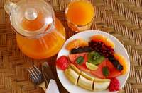 Breakfast-at-Itmenaan-Estate-binsar-himalayas